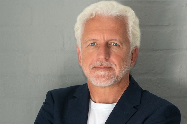 A beautiful headshot of Dr Adriaan Buys, the head of iFeedback.